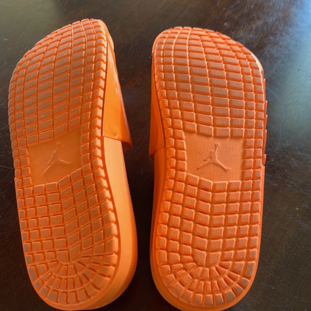 Jordan Slides - Picture 6 of 6